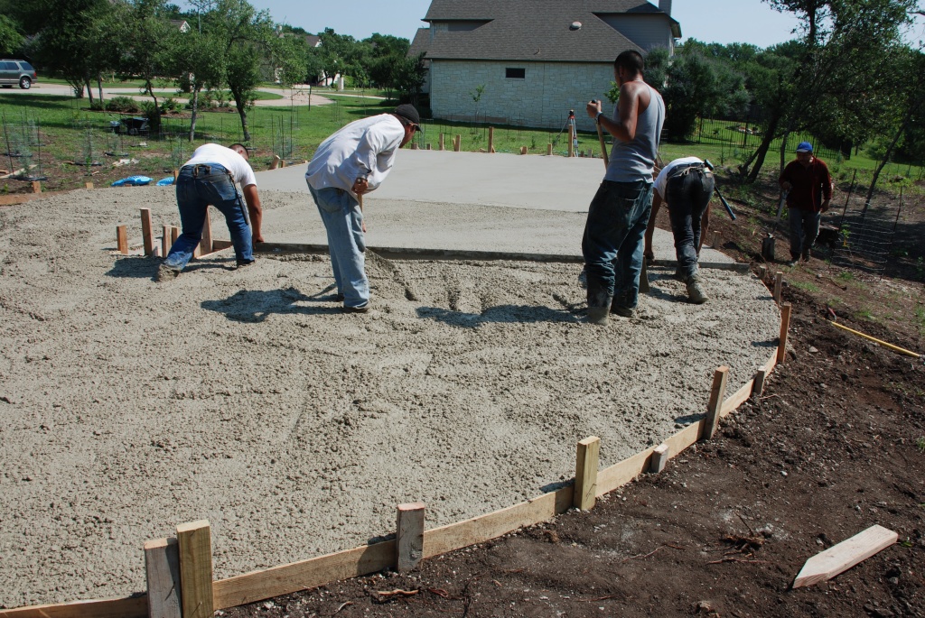 2010/05(May)/Firepit construction/1024x768_2010-05-29-66 Firepit Construction.jpg